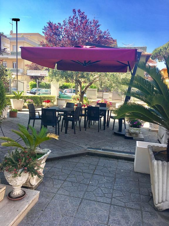 Hotel Facioni Помеция Экстерьер фото