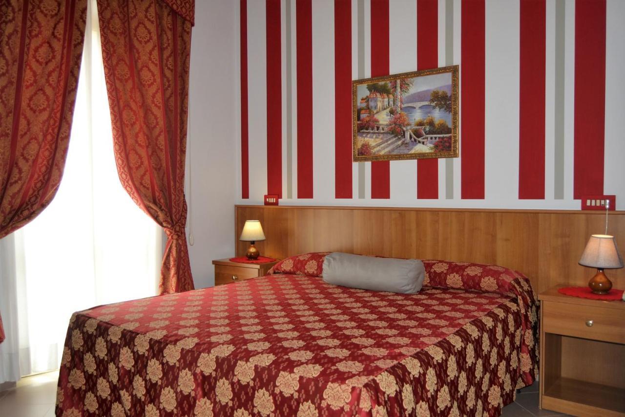 Hotel Facioni Помеция Экстерьер фото