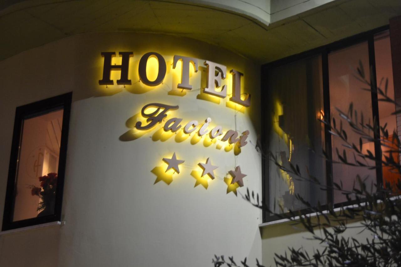 Hotel Facioni Помеция Экстерьер фото
