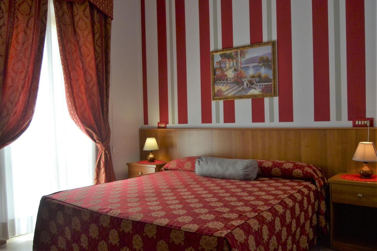 Hotel Facioni Помеция Экстерьер фото