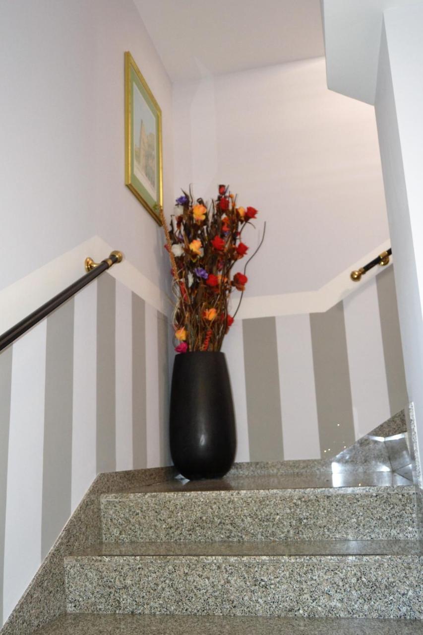Hotel Facioni Помеция Экстерьер фото