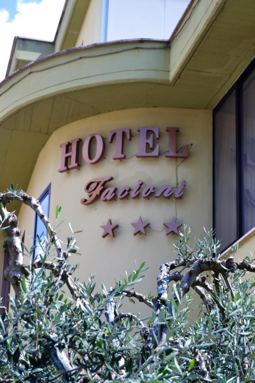 Hotel Facioni Помеция Экстерьер фото